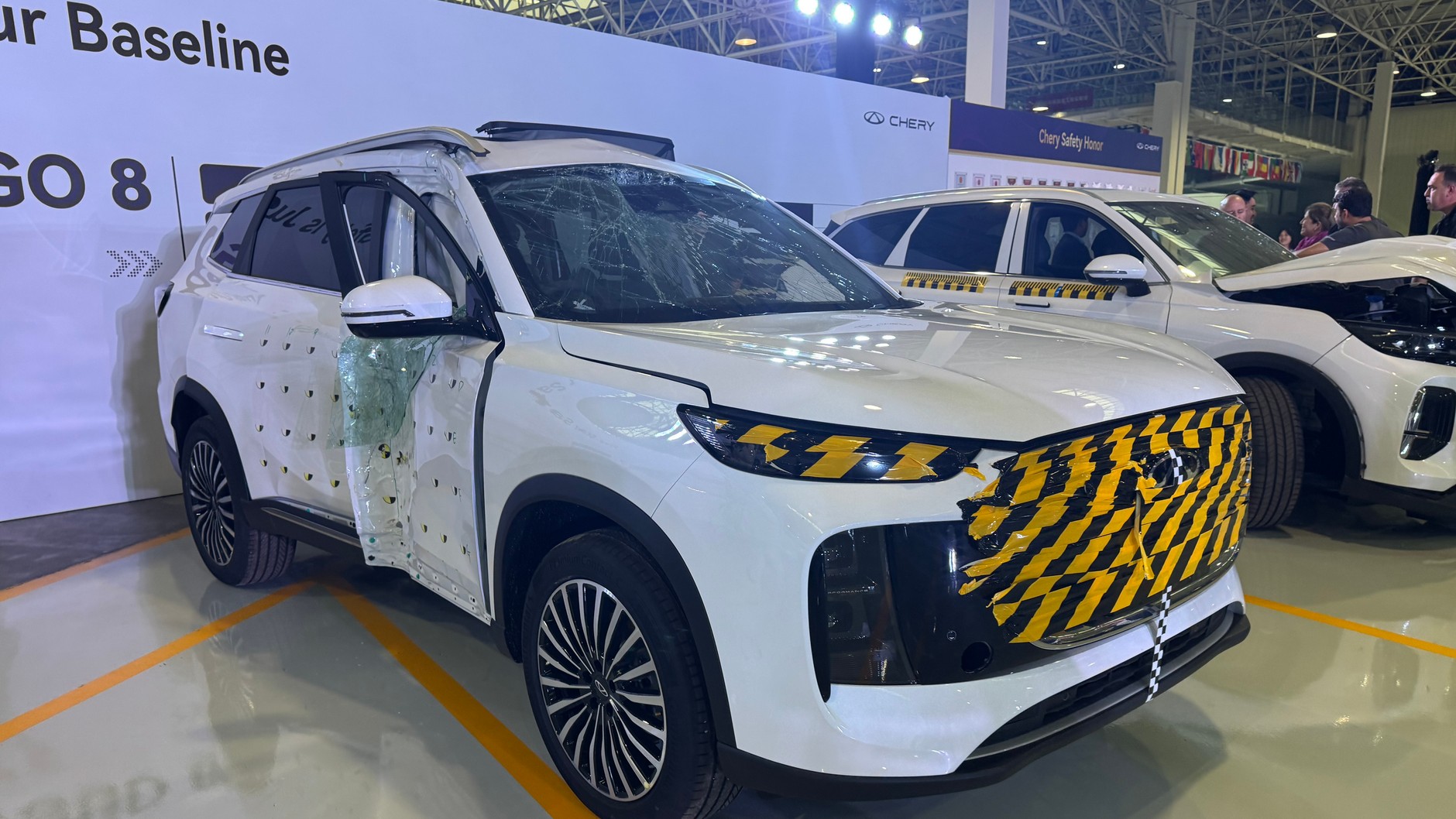 Rozbite Chery Tiggo 8 według warunków testów zderzeniowych LATIN NCAP