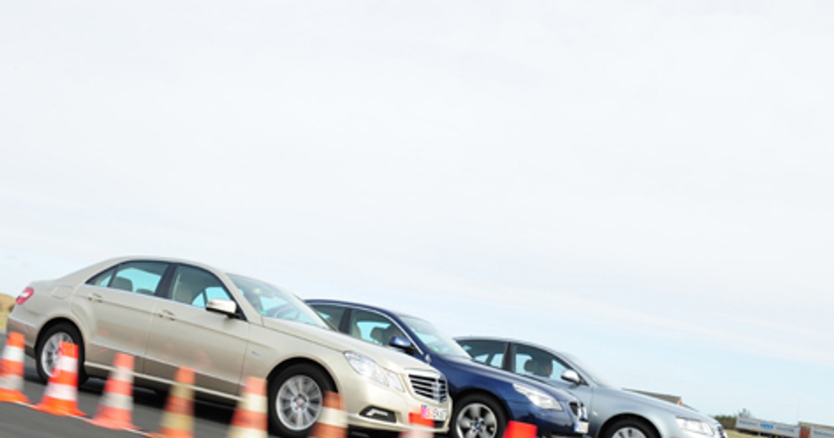 Nowy Mercedes Klasy E kontra Audi A6 i BMW Serii 5: Gwiazda kontra pierścienie i szachownica