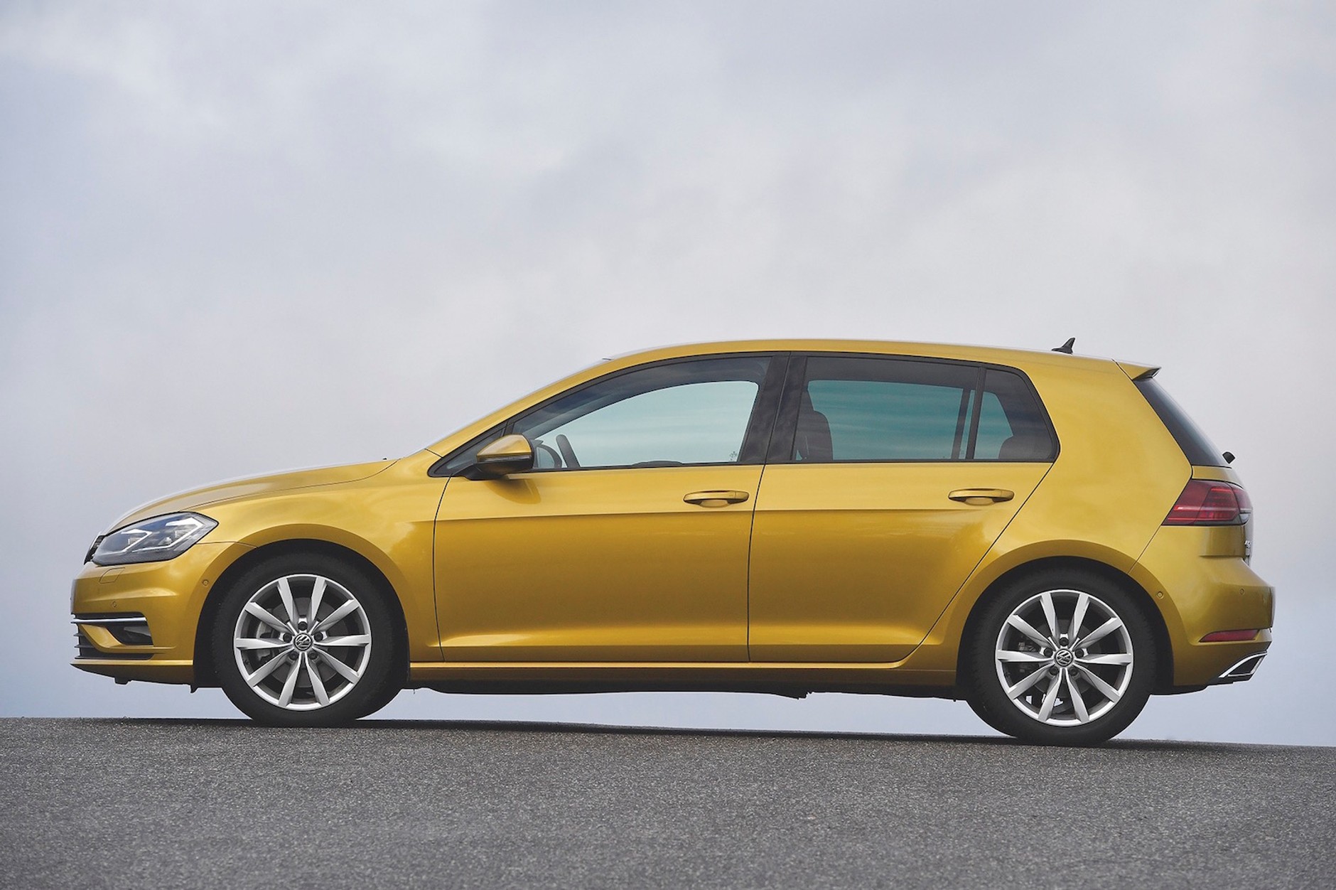 Volkswagen T-Roc kontra Golf