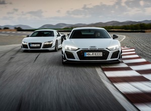 Topowa moc na pożegnanie V10 - Audi prezentuje potężne coupé R8 z napędem na tył