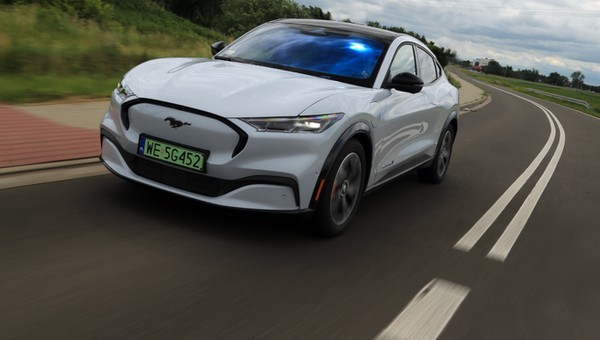 Ford Mustang Mach-E AWD 98 kWh – Emocjonujący elektryk, który robi "setkę" w 5,8 s – Test długodystansowy cz. 1