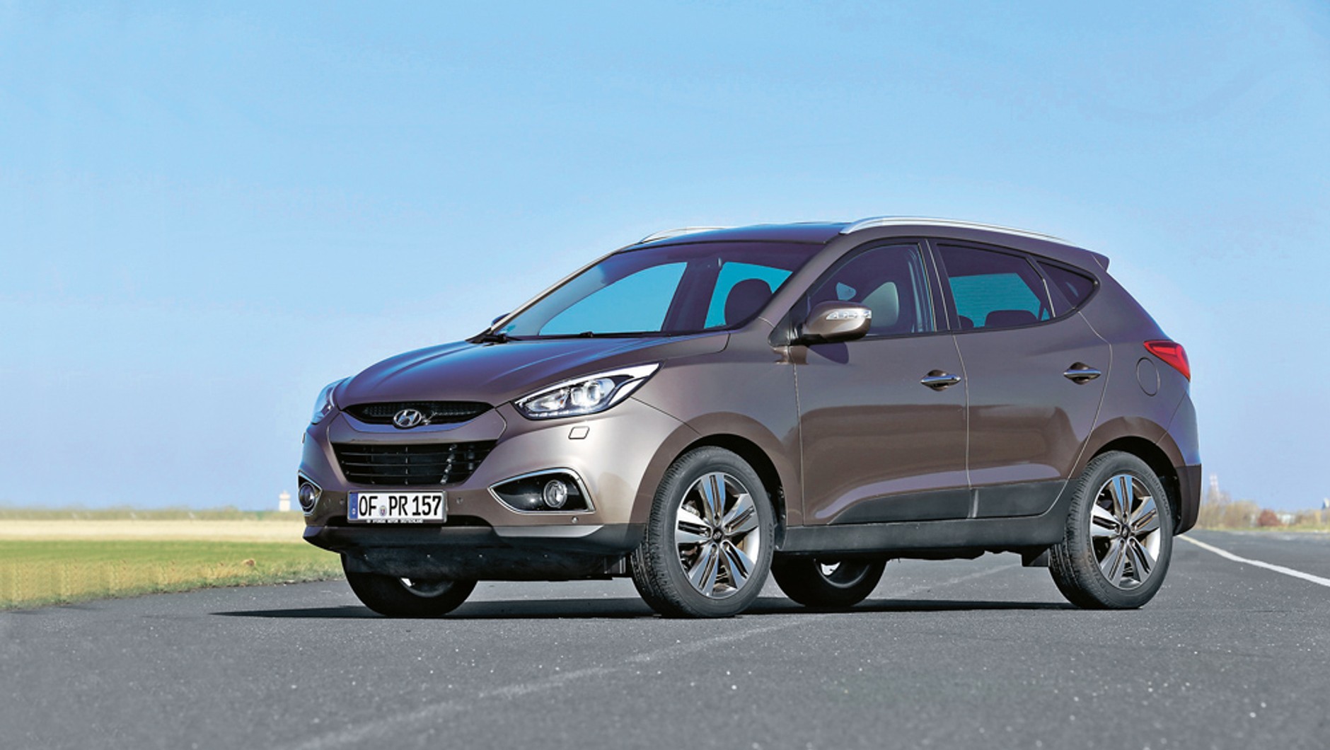 Hyundai ix35 w pękatym nadwoziu skrywa atrakcyjnie urządzone wnętrze. Jego niewątpliwa zaleta to pięcioletnia gwarancja.