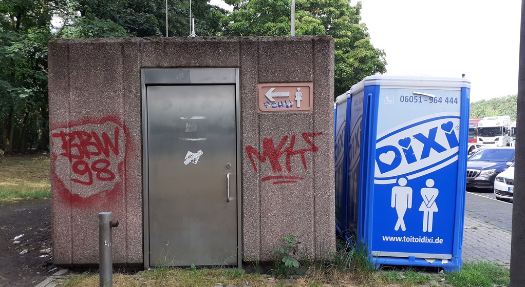 Budynek MOP-u w Niemczech podczas testów ADAC