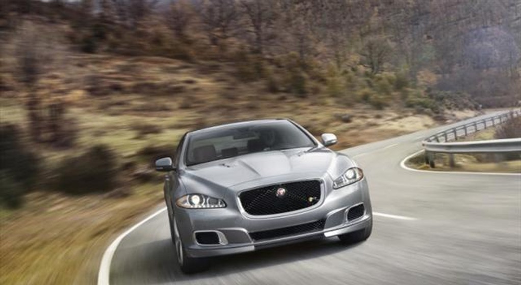 JAGUAR XJR - LIMUZYNA O MOCY 550 KM