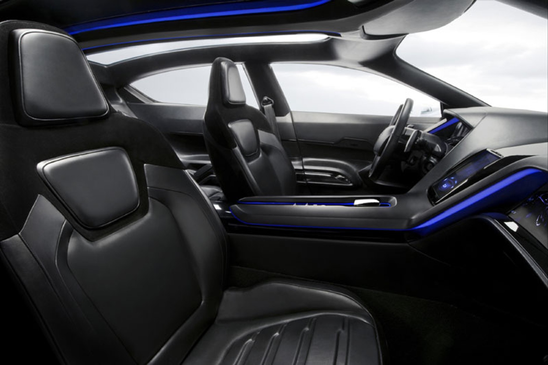 Paryż na żywo: Peugeot RC HYmotion4 – zapowiedź hybrydowego 4-drzwiowego coupe