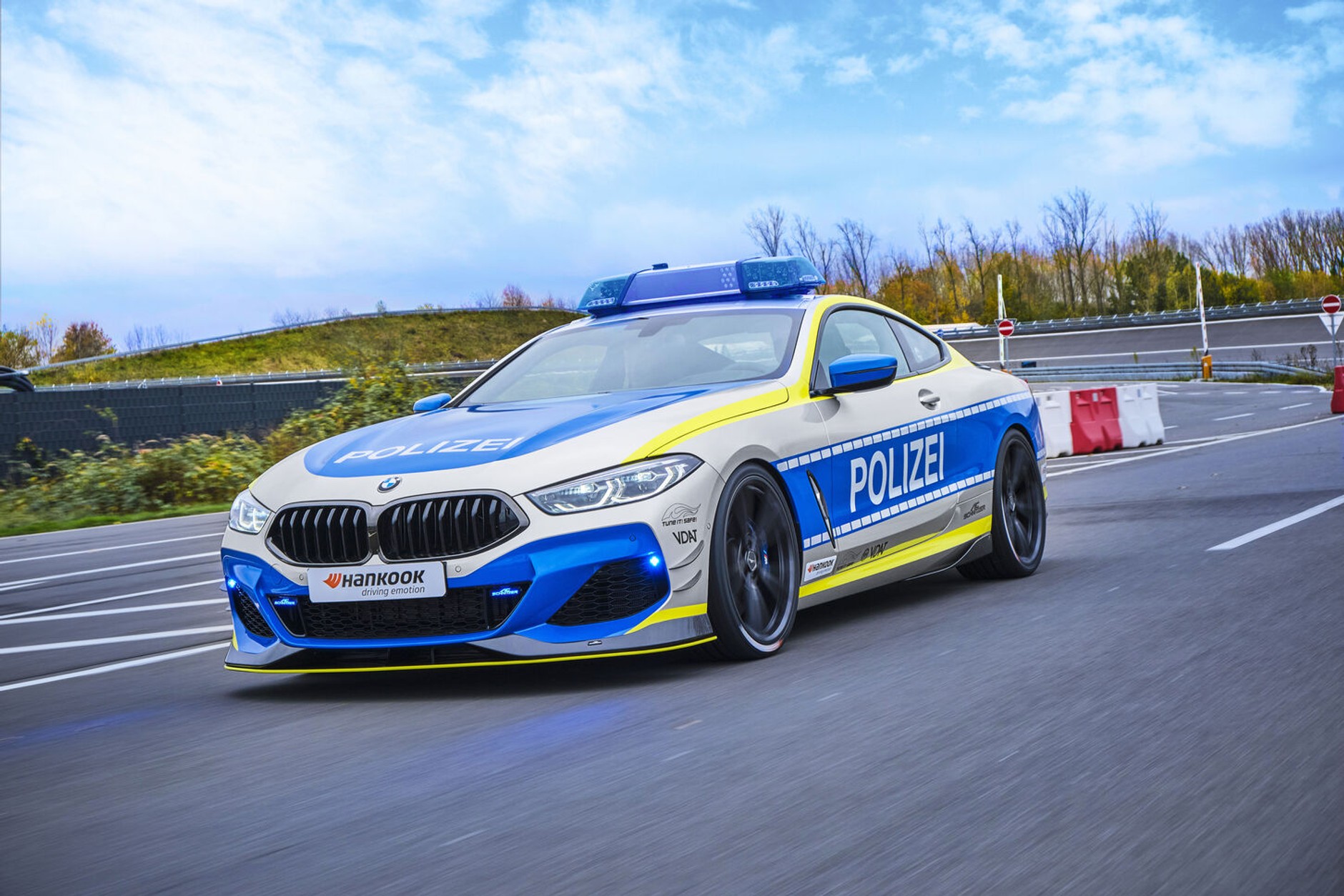 Policyjne BMW M850i AC Schnitzer