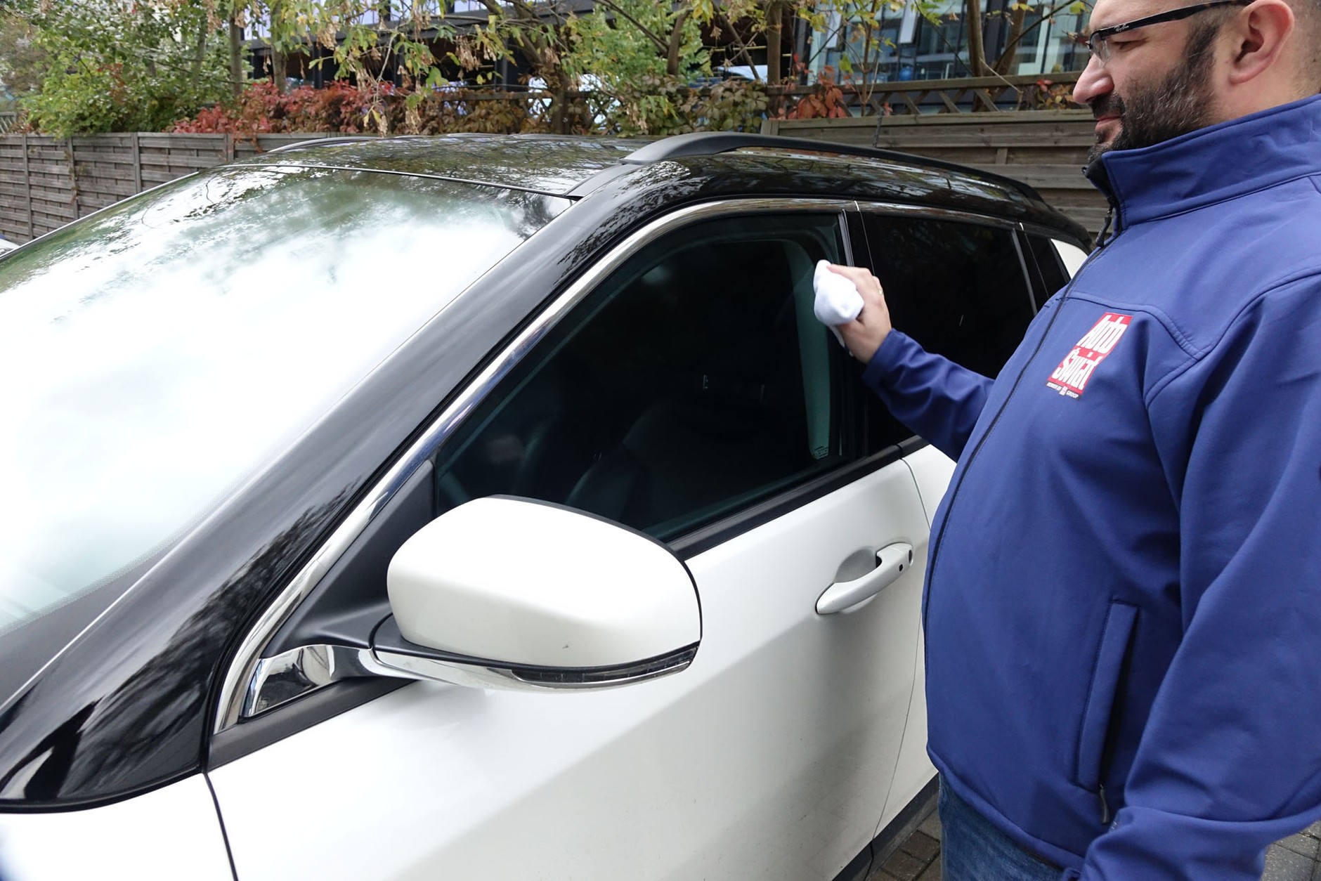 Jak nałożyć niewidzialną wycieraczkę?