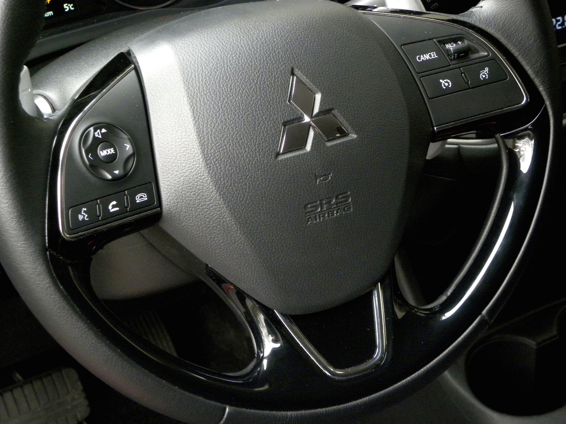 Mitsubishi Outlander FL 2.0 CVT 4WD Intense Plus