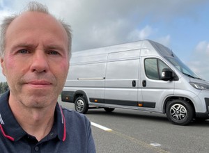 Stellantis i konkurenci powinni zacząć się bać. Wjeżdża Toyota Proace Max z gwarancją 1 mln km lub nawet 10 lat