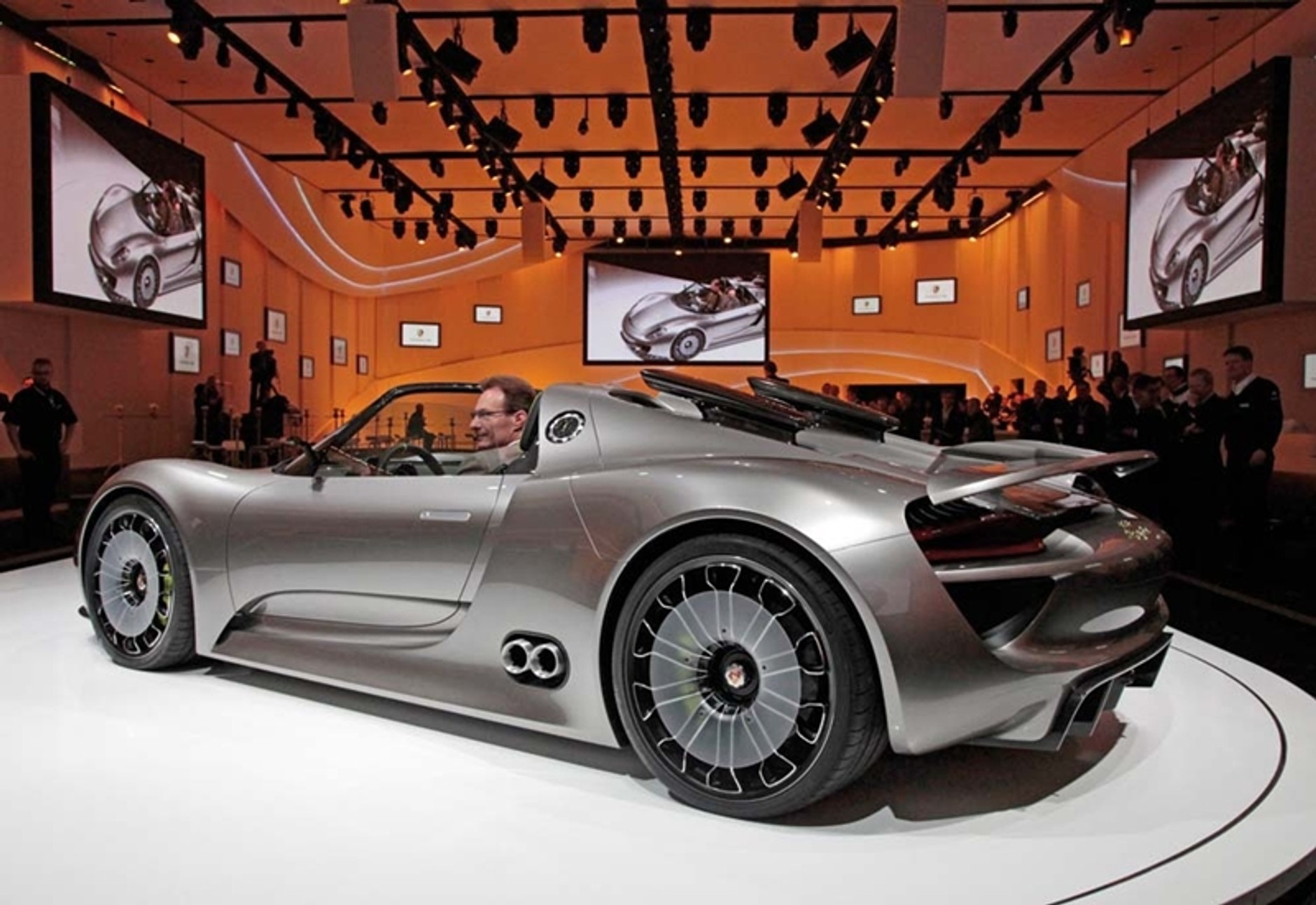 Porsche 918 Spyder ma cztery silniki