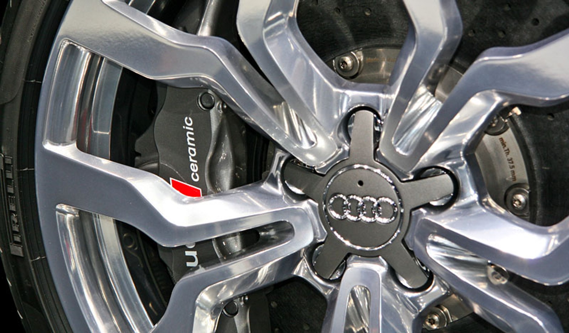 Audi R8 Spyder: V10 quattro inaczej