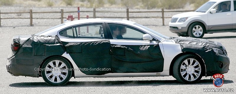 Kia VG: pierwszy szkic następcy modelu Opirus