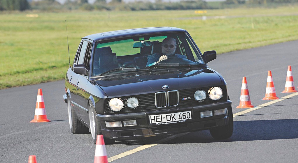 BMW M5 - moc z obrotów