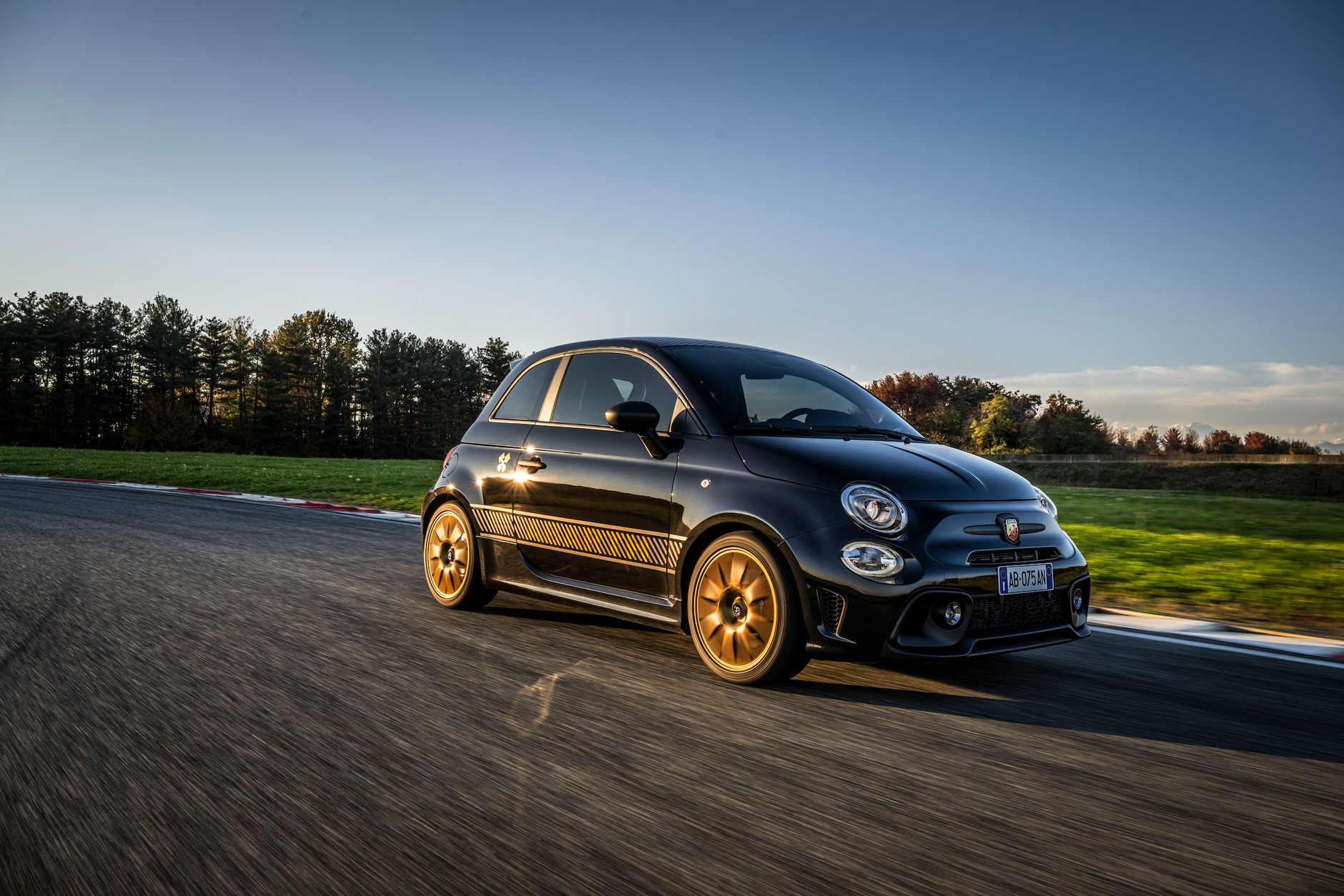 Abarth 695 75 Anniversario