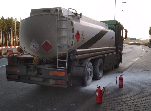 Ugasili cysternę pełną paliwa!
