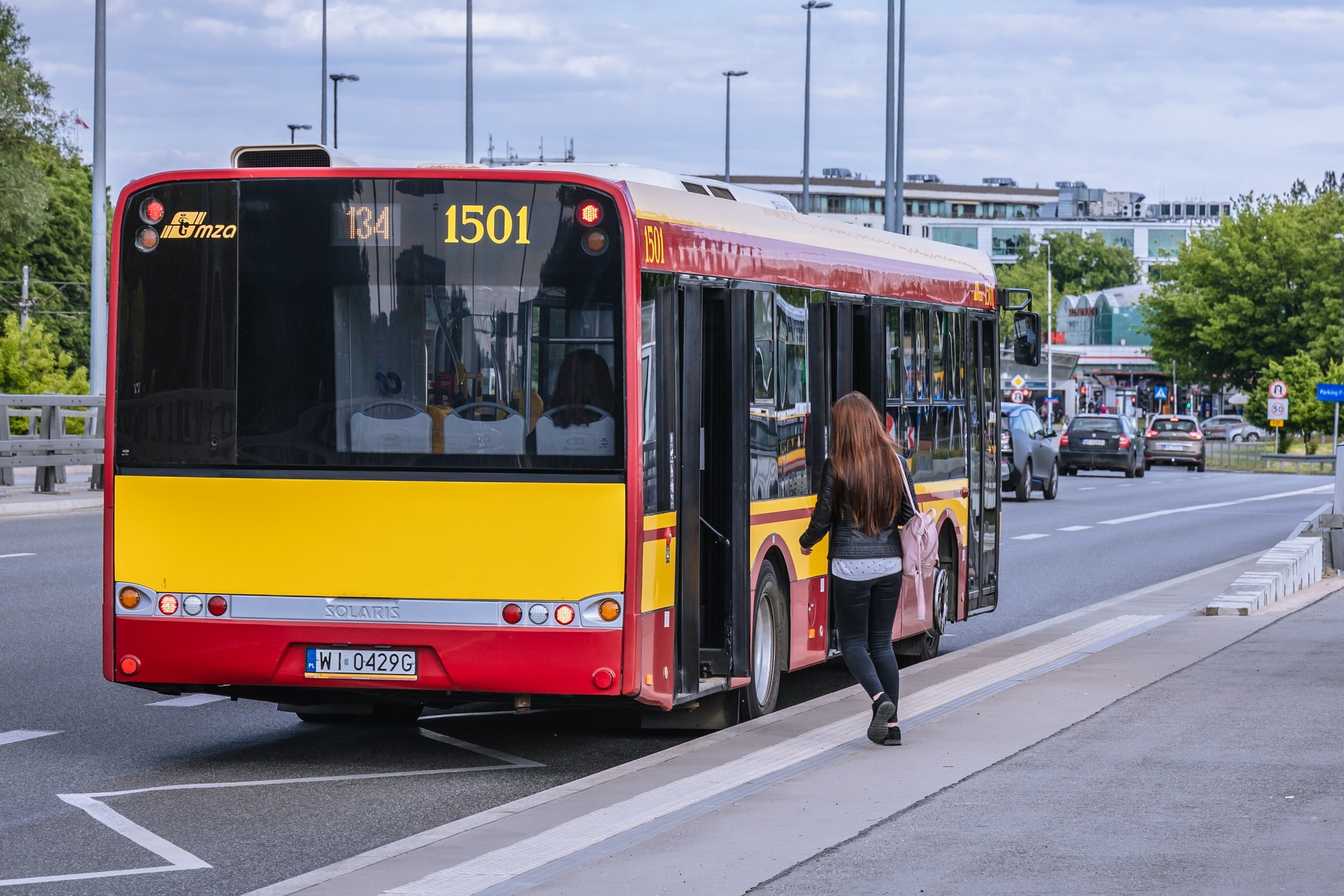 Warszawskie autobusy i tramwaje zmieniają trasy