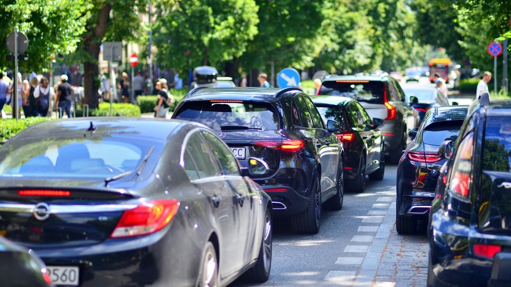 Czy stoisz, czy jedziesz, pojazd jest w ruchu