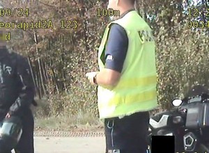 Policjanci zatrzymali motocyklistę na krajowej "dwójce". Dostał rekordową liczbę punktów