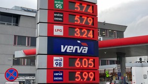 Niemieckie media: "tankuj w Polsce, jest dużo taniej"