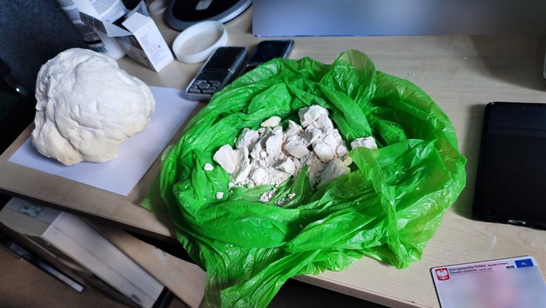 Amfetamina znaleziona w mieszkaniu 48-latka
