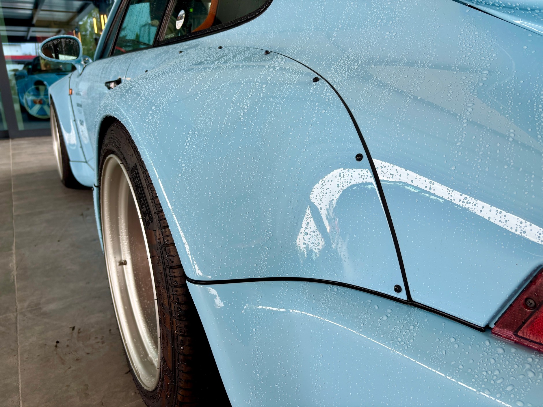 Otwarcie nowej siedziby 911 Garage i budowa kolejnego RWB