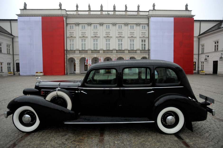 WARSZAWA CADILLAC JÓZEFA PIŁSUDSKIEGO (Cadillac 355D)