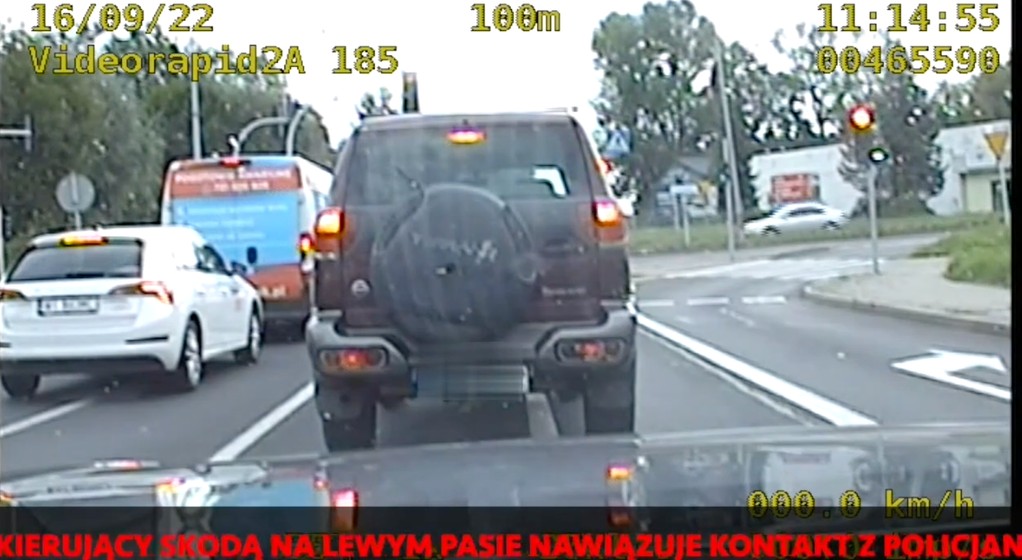 Nagranie z kamery wideorejestratora radiowozu BMW