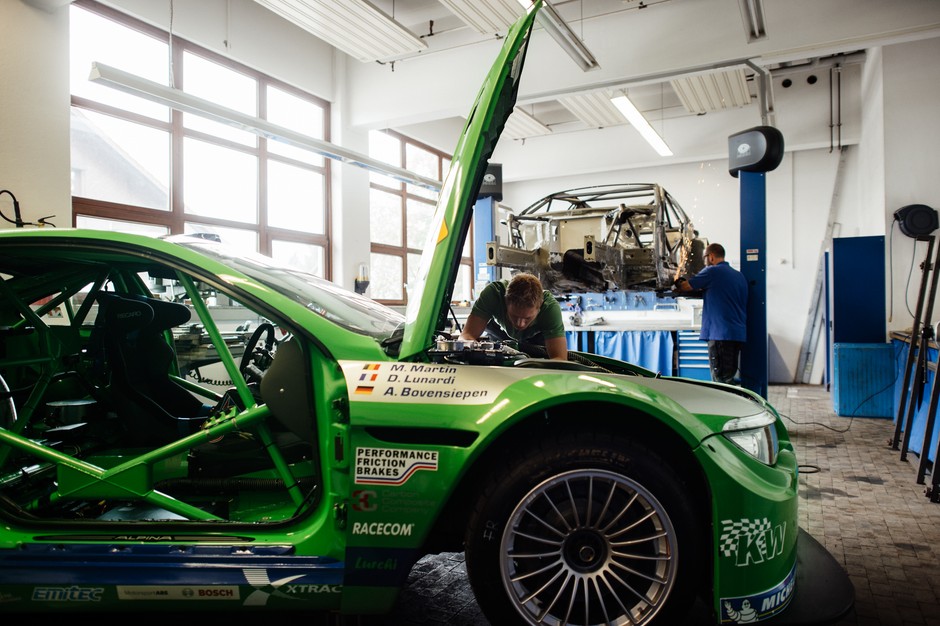 BMW Alpina B6 GT3. Tym samochodem firma zwyciężyła w 2009 r. w serii ADAC GT Masters.