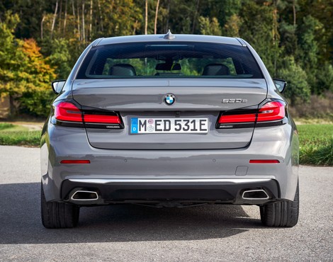 BMW Serii 5 7 generacja 2020 rok limuzyna