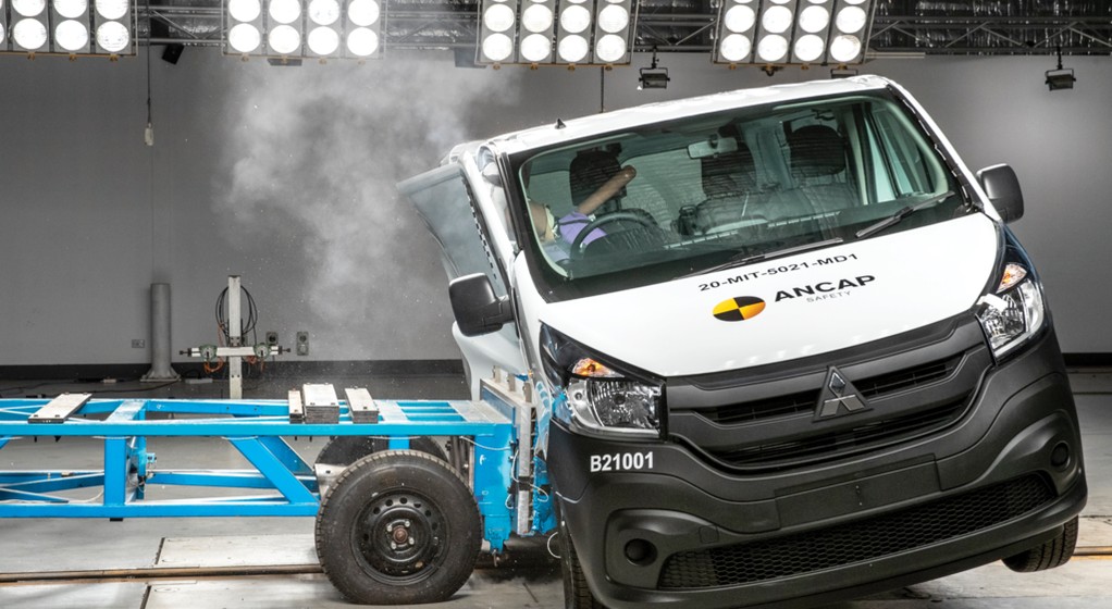 Mitsubishi Express w teście zderzeniowym ANCAP