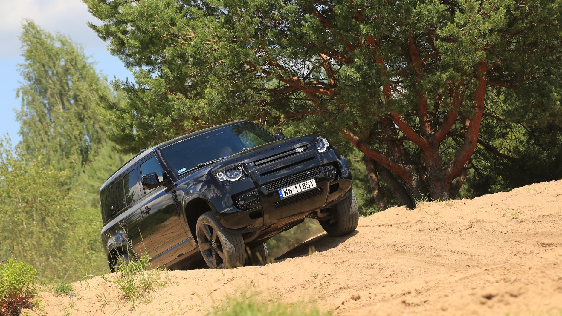 Land Rover Defender 110