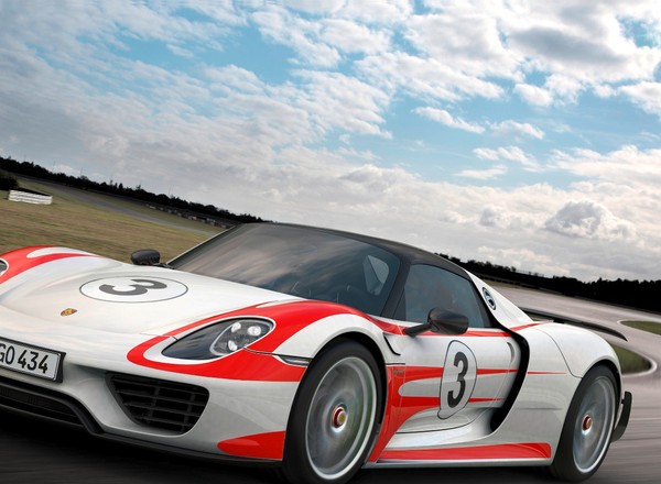 Porsche 918 Spyder bije własny rekord