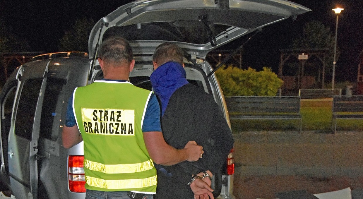Litwin wpadł w Polsce. Straż Graniczna odkryła skrytkę z towarem za bajońską sumę