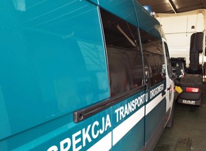 Inspektorzy ITD wykryli przekręt. Konieczna była wizyta w warsztacie i... obecność policji