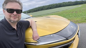 Pojeździłem 830-konnym Ferrari za blisko 2 mln zł. Byłem pewien, że będzie bolało
