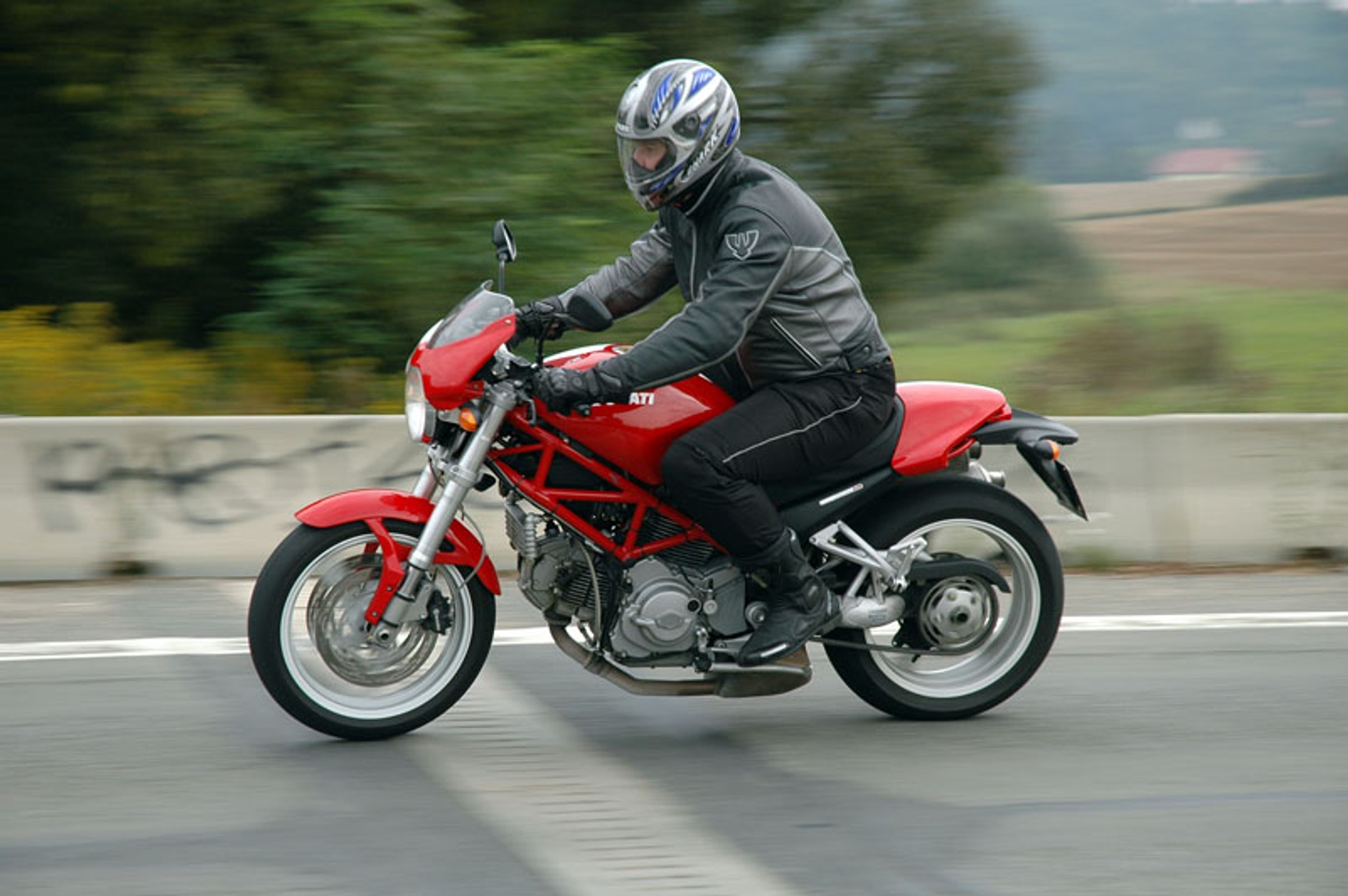 Ducati Monster S2R – włoska żyleta (test)