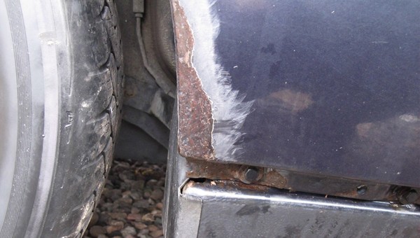 Te auta zżera korozja