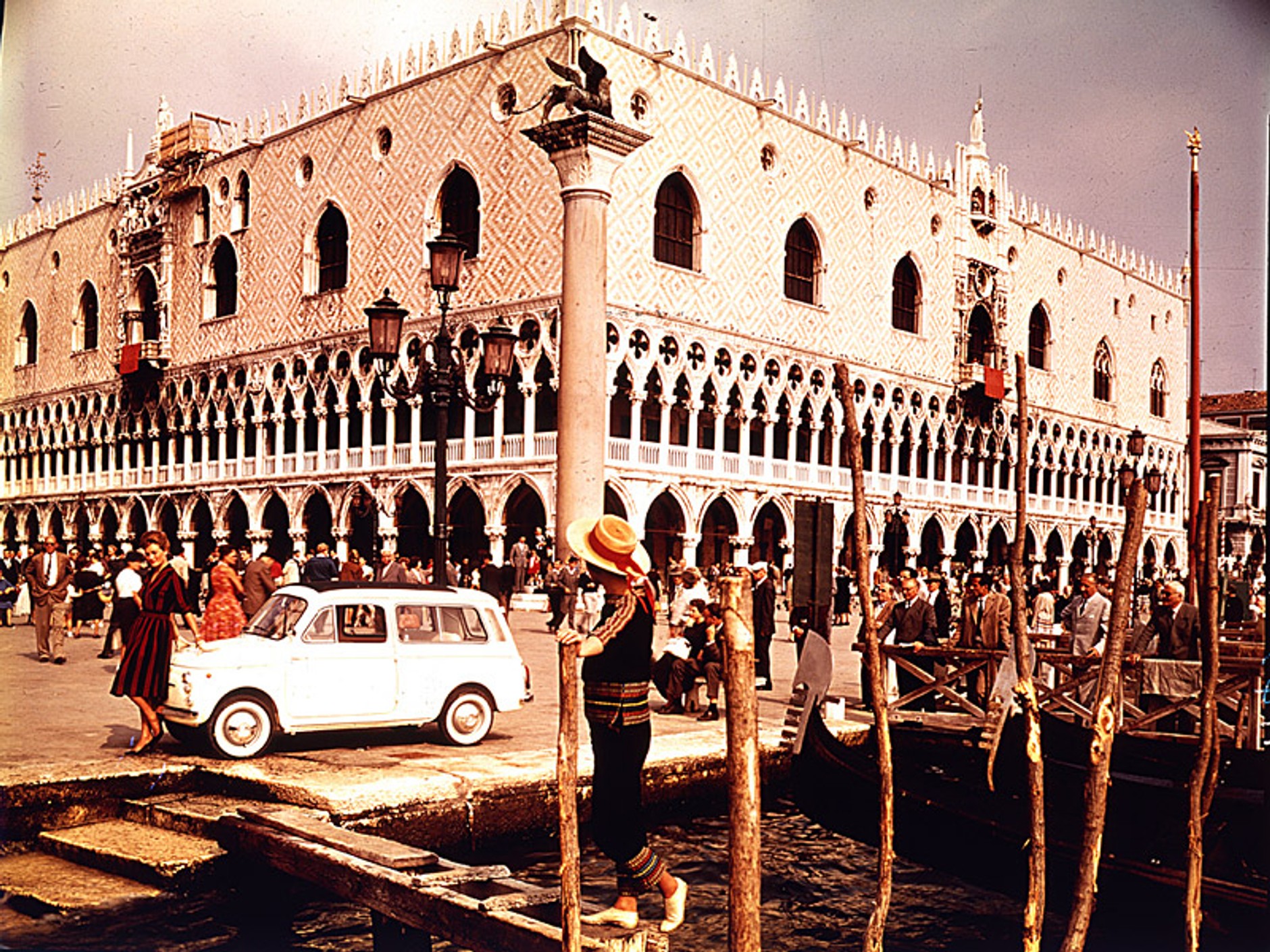 Historia Fiata 500 i 600 w fotografii (90 zdjęć)