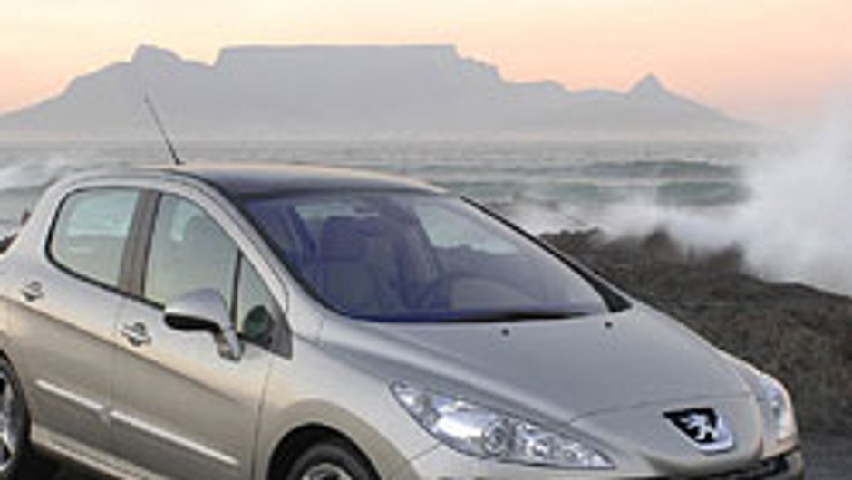 Zdjecia szpiegowskie: nowy Peugeot 308, czyli 407 + 207 = 308