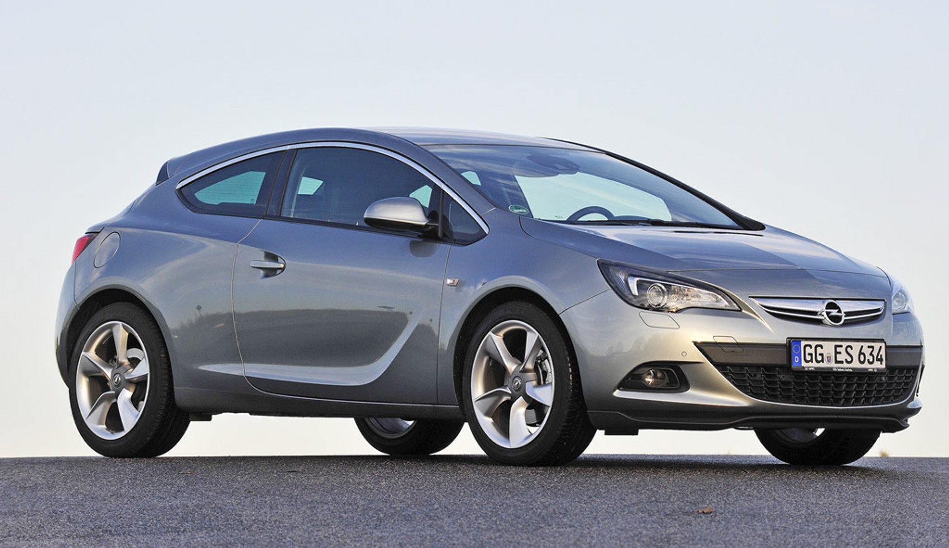 Opel Astra GTC: kompakt w sportowym stylu