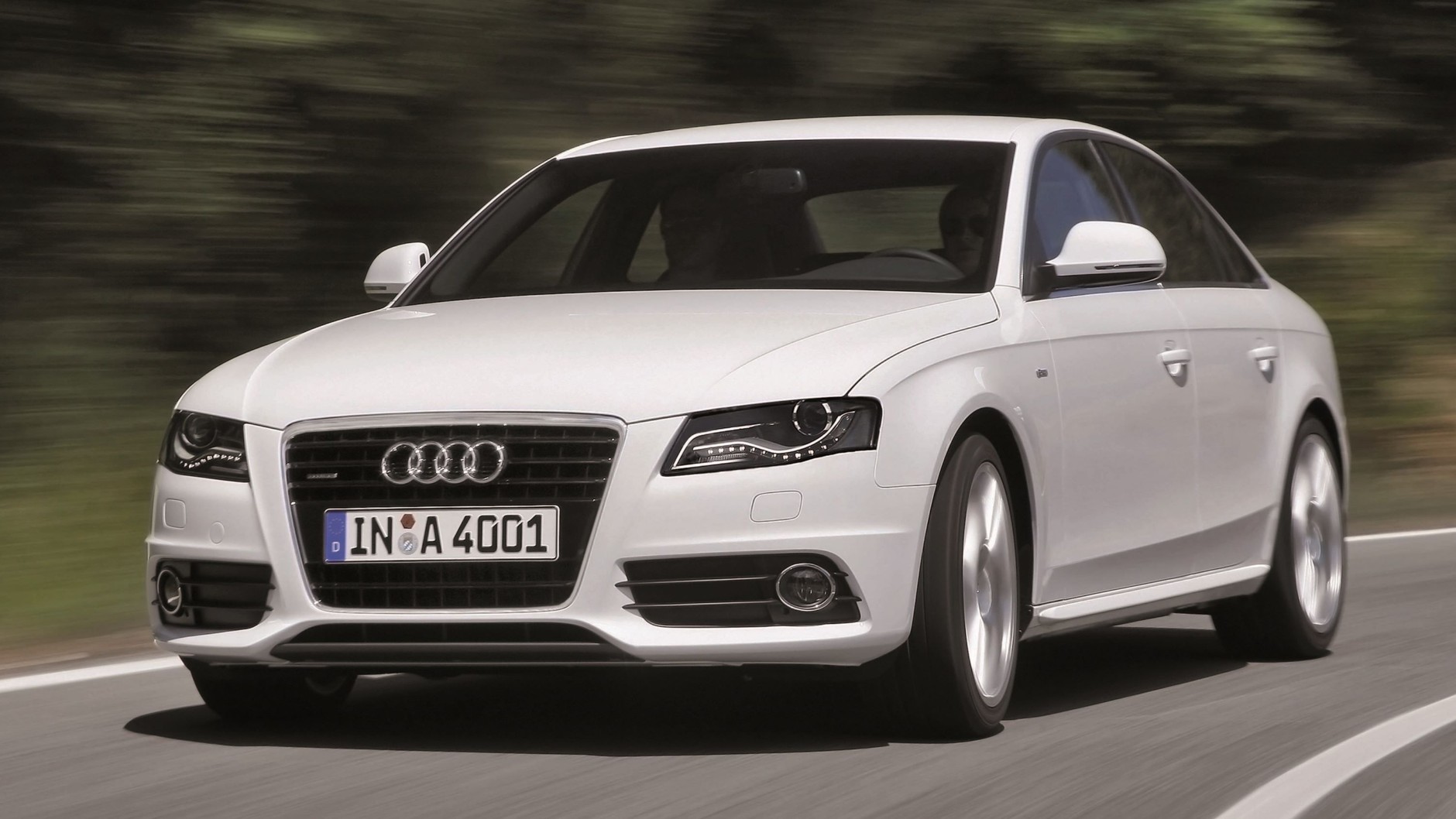 Audi A4: najczęściej rejestrowane w Polsce importowane używane auto premium w okresie styczeń-maj 2024 r. (na zdjęciu generacja B8 z lat 2007-2015)
