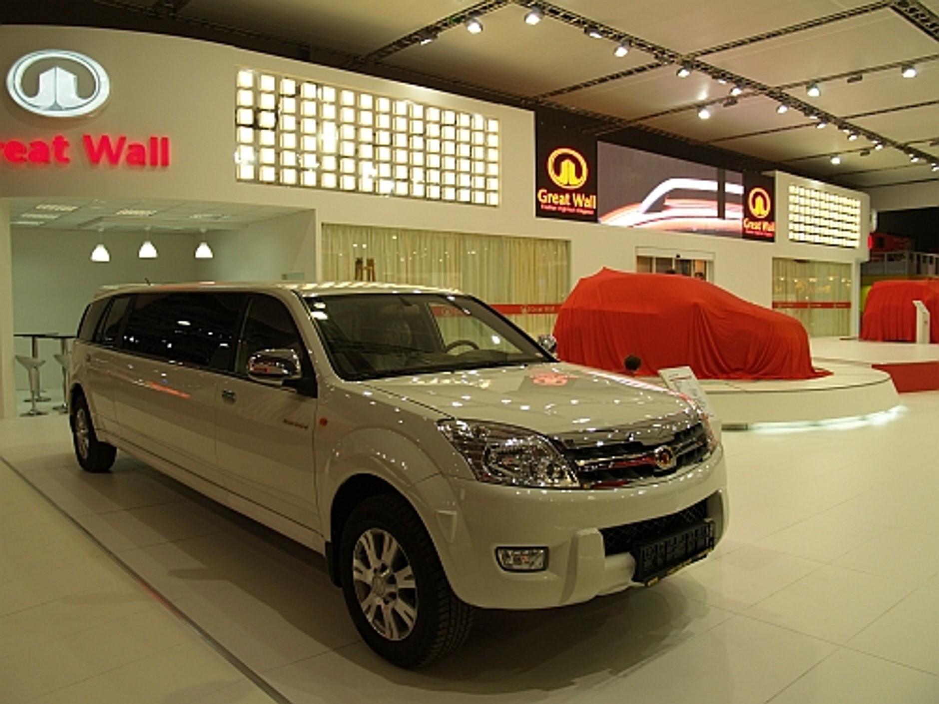 Światowe premiery prosto z Moskwy. Moscow Motor Show 2008