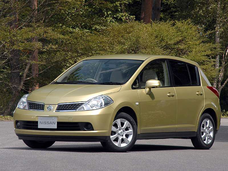 Autosalón Bratislava 2007: Nissan Tiida