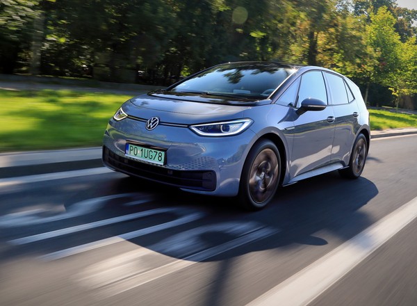Volkswagen ID.3 Pro S Tour 77 kWh – czy da się nim przejechać obiecywane 555 km na ładowaniu?