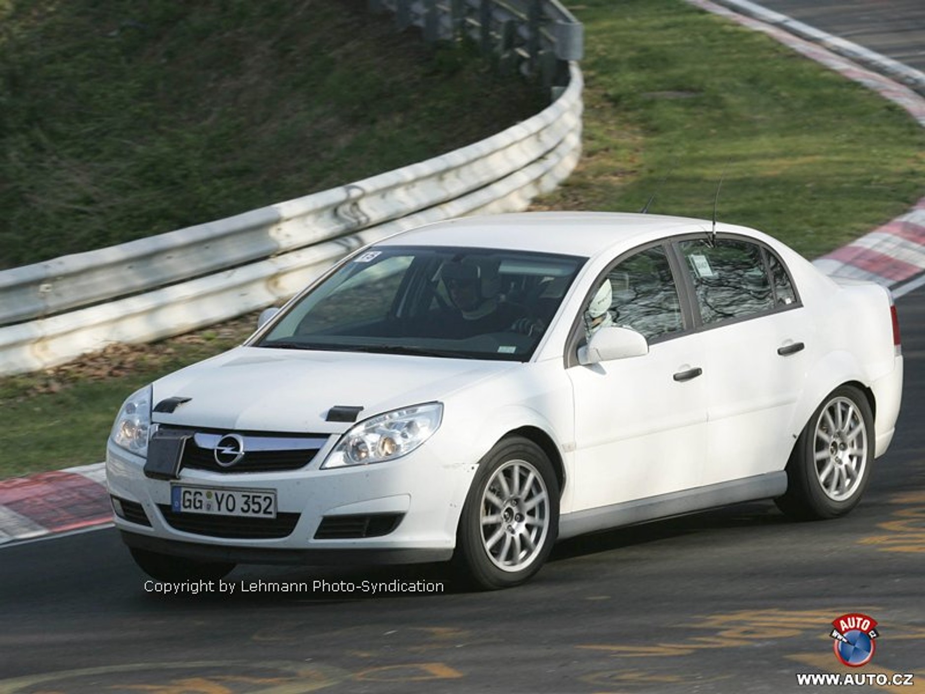 Zdjęcia szpiegowskie: nowy Saab 9-3 – szerszy i z napędem 4x4