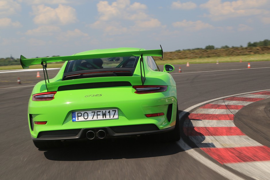 Porsche 911 GT3 RS - czysty obłęd