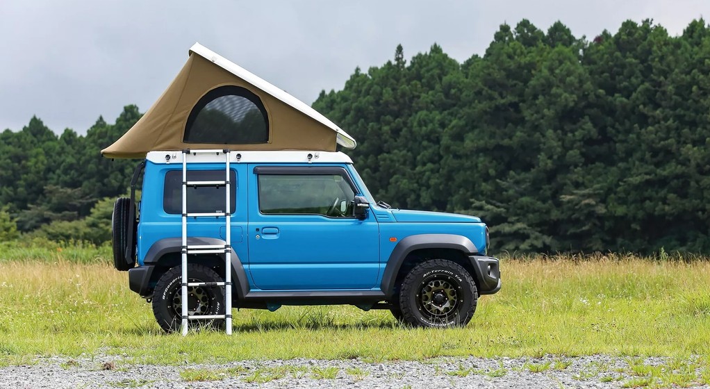 Suzuki Jimny z namiotem dachowym Kamado Canotier J3