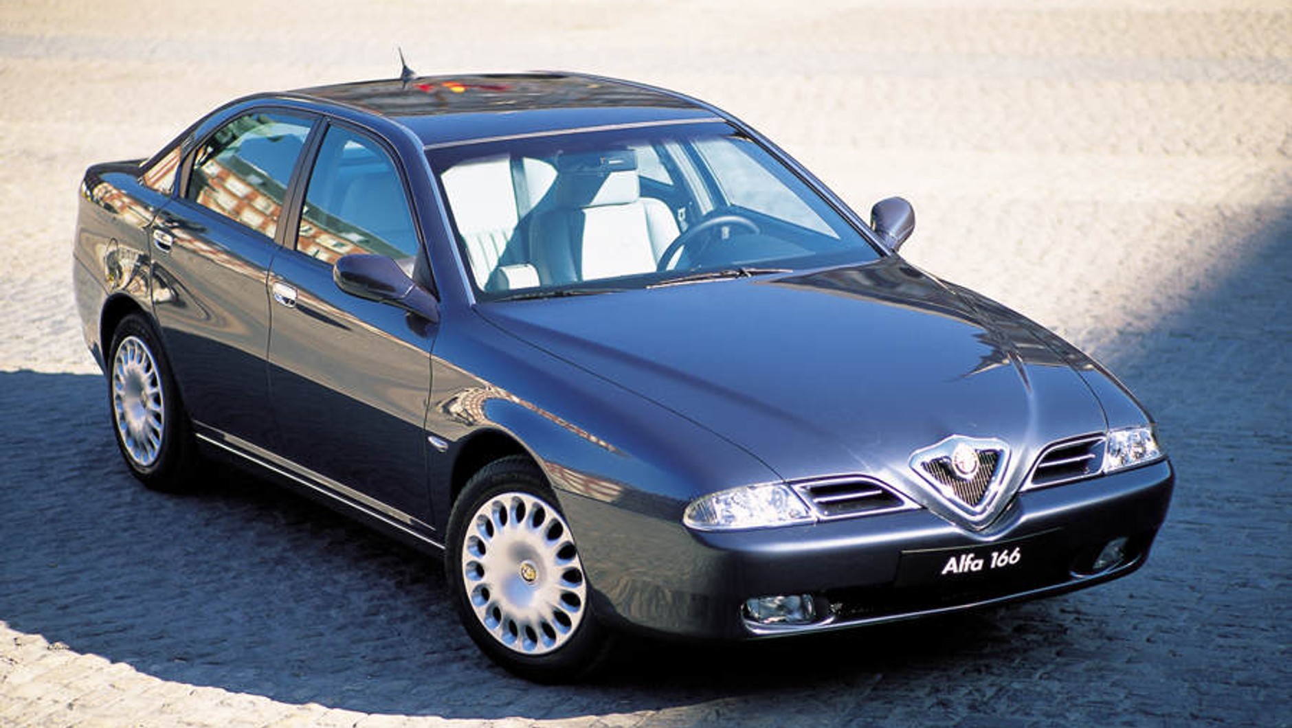 Alfa Romeo 166