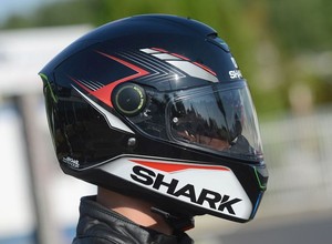 Kask Shark Skwal z blendą i diodami LED – powrót Jedi