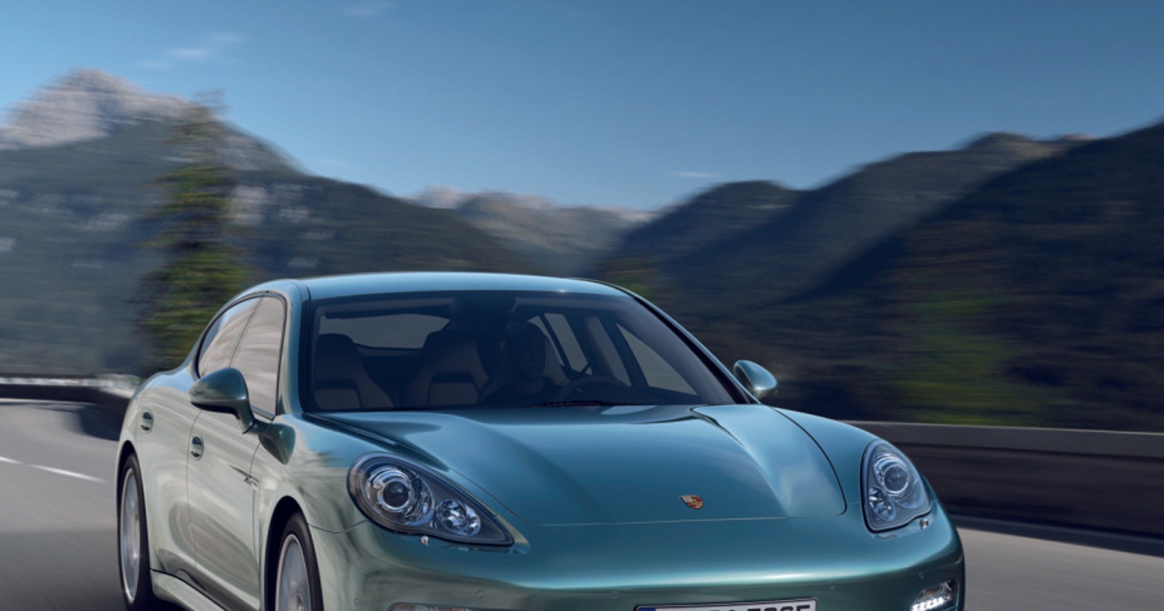 Nadjeżdża ekonomiczne Porsche Panamera Diesel